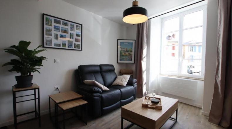 Le Saint Pierre Quartier Historique D'Oloron Sainte Marie Apartment ภายนอก รูปภาพ