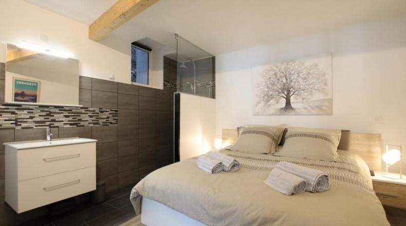 Le Saint Pierre Quartier Historique D'Oloron Sainte Marie Apartment ภายนอก รูปภาพ
