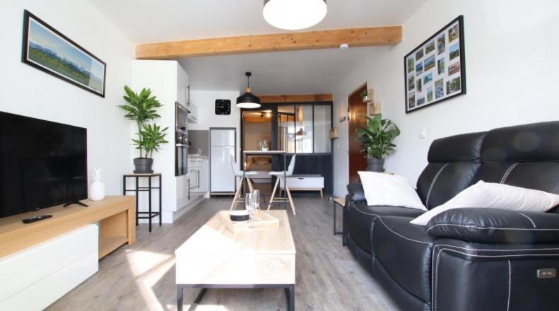 Le Saint Pierre Quartier Historique D'Oloron Sainte Marie Apartment ภายนอก รูปภาพ