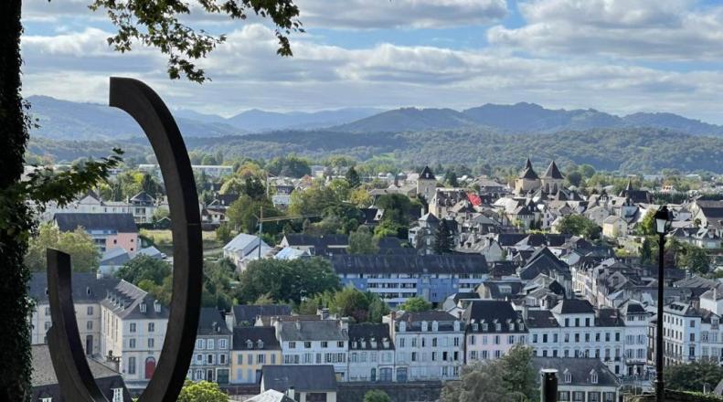 Le Saint Pierre Quartier Historique D'Oloron Sainte Marie Apartment ภายนอก รูปภาพ