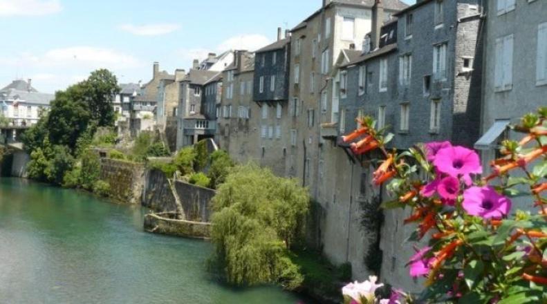 Le Saint Pierre Quartier Historique D'Oloron Sainte Marie Apartment ภายนอก รูปภาพ